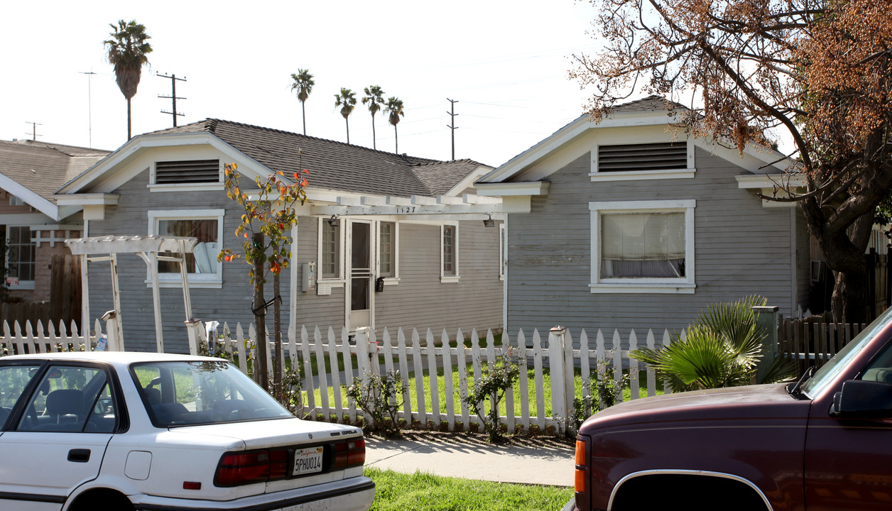 1127 Magnolia Ave in Long Beach, CA - Building Photo