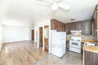 547 Rodeo Ave in Rodeo, CA - Building Photo - Building Photo