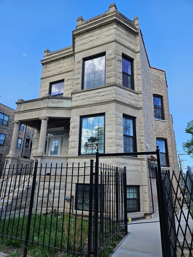 1145 S Independence Blvd, Unit 1F