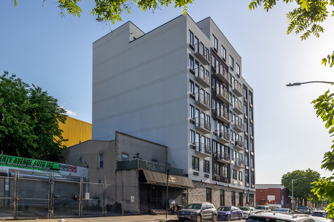 103 Liberty Ave in Brooklyn, NY - Foto de edificio - Building Photo