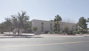 3031 N Civic Center Blvd in Scottsdale, AZ - Foto de edificio - Building Photo
