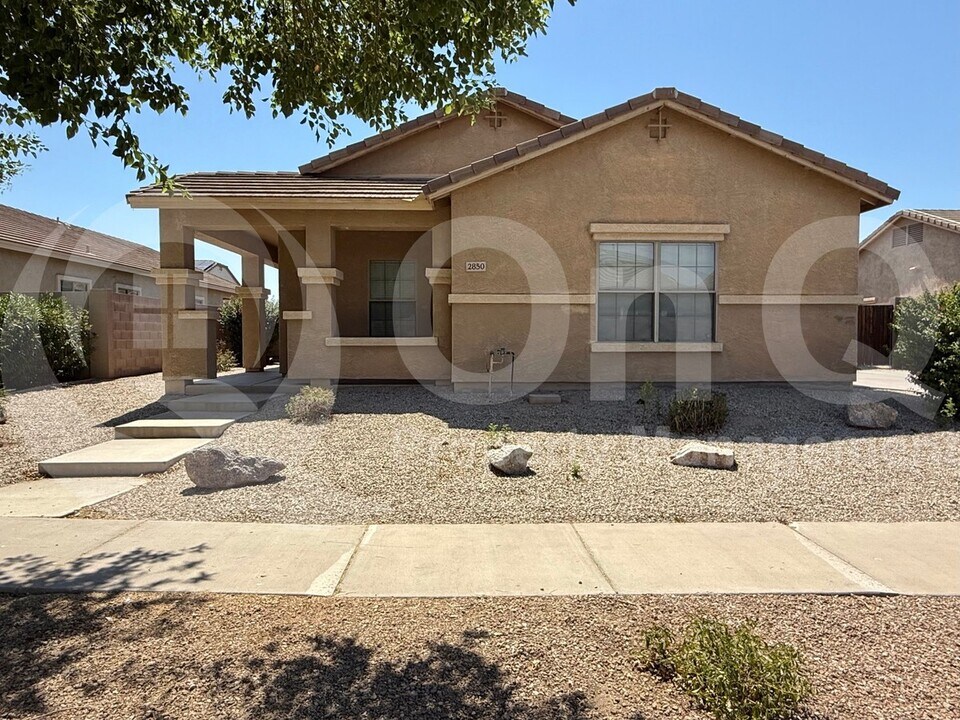 2850 S Chaparral Blvd in Gilbert, AZ - Building Photo