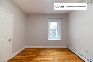 Room in Shared 3 bed/1 bath home in Boston, MA - Building Photo