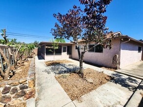 698 Raymond St in El Cajon, CA - Building Photo - Building Photo