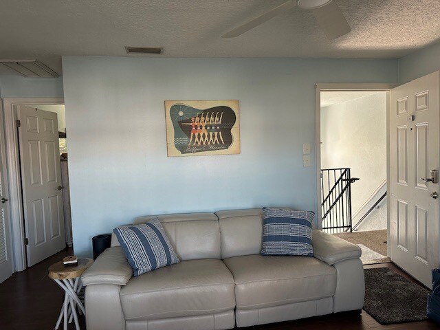 4843 Coquina Key Dr SE, Unit APT D in St. Petersburg, FL - Foto de edificio - Building Photo