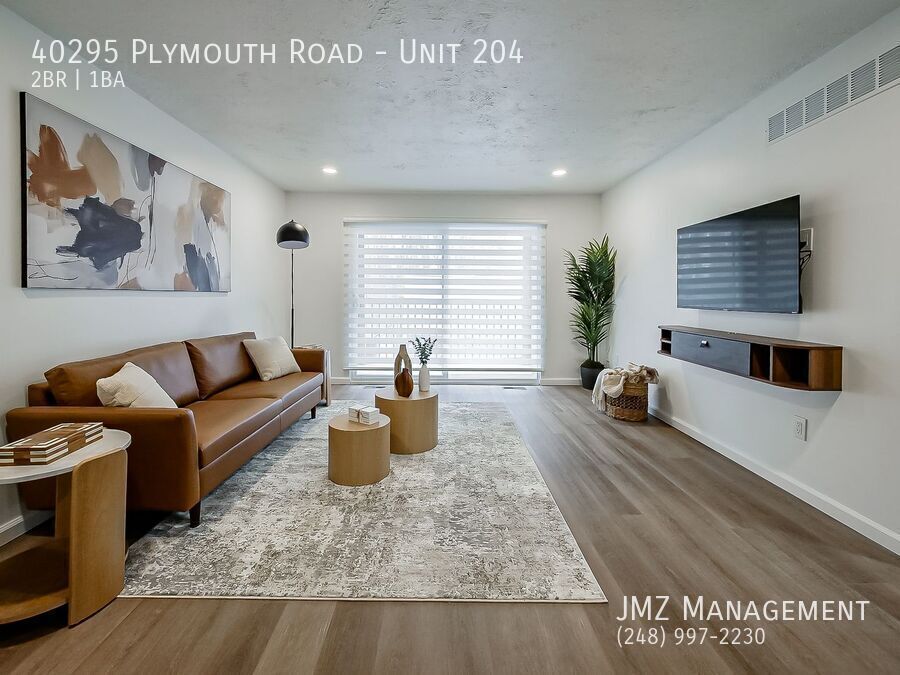 40295 Plymouth Rd in Plymouth, MI - Foto de edificio