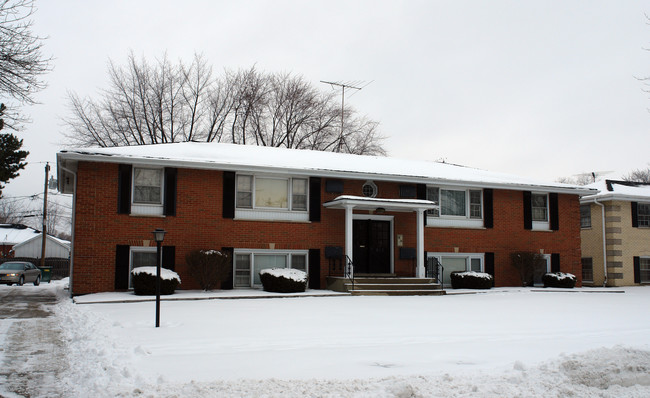 622 E 3rd St in Lockport, IL - Foto de edificio - Building Photo