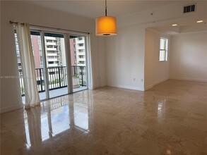 650 Valencia Ave-Unit -503 in Coral Gables, FL - Building Photo - Building Photo