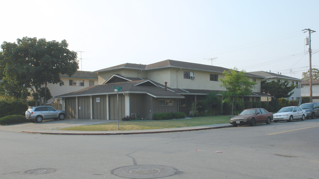 2127 Sahara Way in Santa Clara, CA - Building Photo