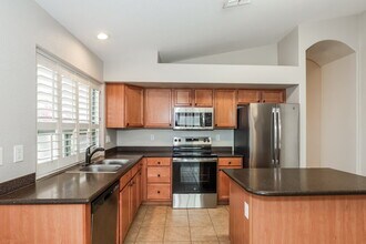 8026 S 48th Dr, Unit 3a in Phoenix, AZ - Foto de edificio - Building Photo