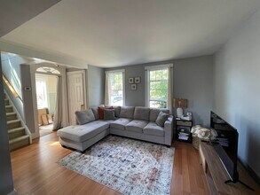 70 Porpoise Way in Portsmouth, NH - Building Photo - Building Photo