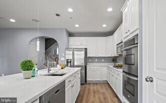 7704 Water St in Fulton, MD - Building Photo