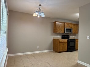 317 Autumn Dr in Benton, AR - Foto de edificio - Building Photo