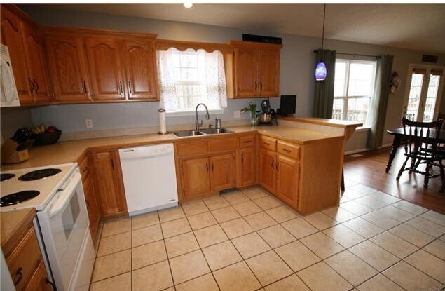 100 English Grove in St. Robert, MO - Building Photo