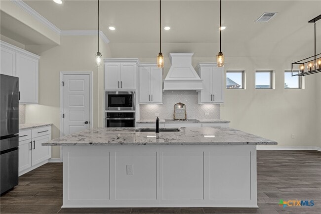 property at 712 Eagle Pass Dr