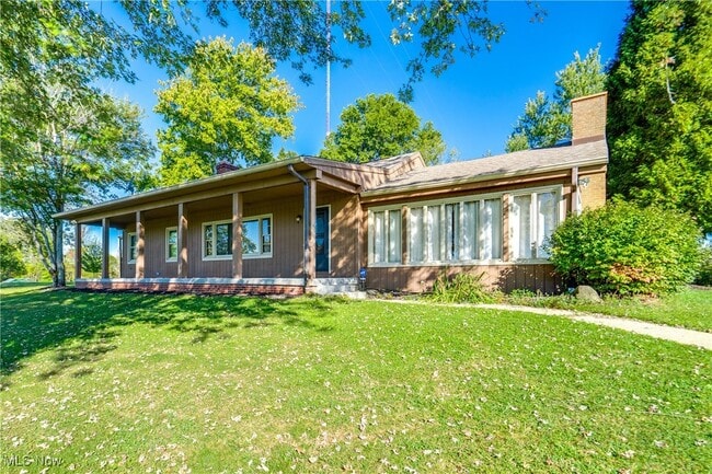 property at 4017 Bellaire Ln