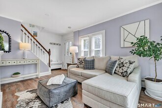 132 Pequot Ave in Fairfield, CT - Building Photo - Building Photo