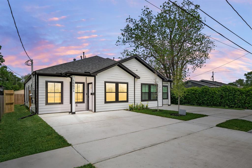 4661 Clover St in Houston, TX - Building Photo