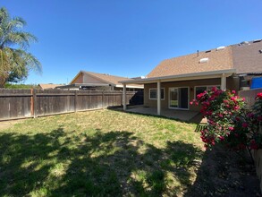 3599 Linnet Dr in Lake Elsinore, CA - Foto de edificio - Building Photo
