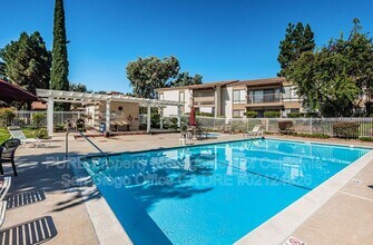 12555 Oaks N Dr in San Diego, CA - Building Photo - Building Photo