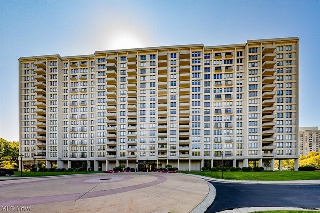 property at 1 Lakeshore Blvd