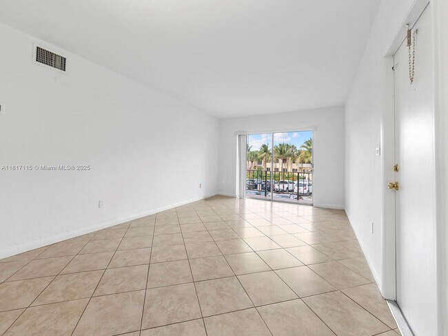 14034 SW 90th Ave in Miami, FL - Building Photo - Building Photo