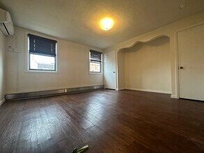 917 Ellsworth St, Unit 2 in Philadelphia, PA - Building Photo - Building Photo