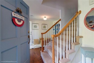 521 Corey Ln in Middletown, RI - Building Photo