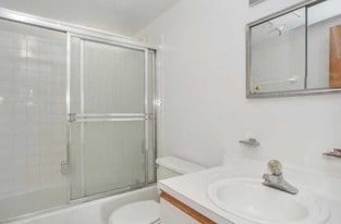 205 Mineola Blvd, Unit D in Mineola, NY - Building Photo