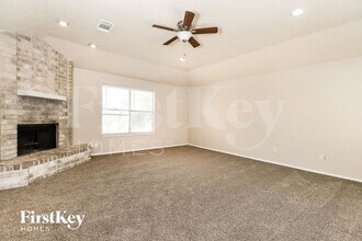 13614 Wimbledon Oaks Dr in Houston, TX - Building Photo - Building Photo