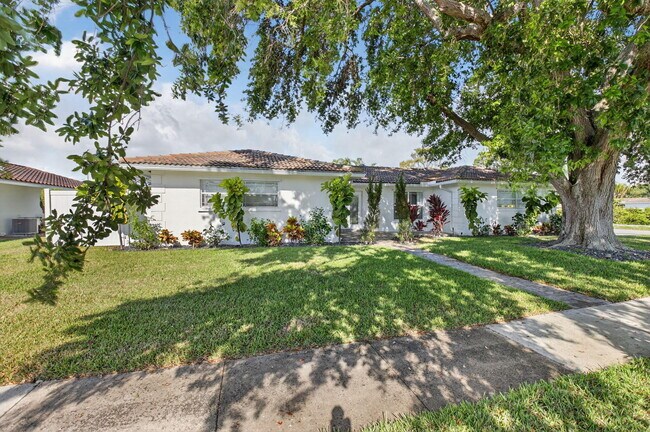 1010 SW 2nd St in Boca Raton, FL - Building Photo - Building Photo