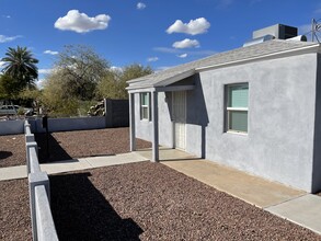 Seven Palms Apartments in Phoenix, AZ - Building Photo - Building Photo