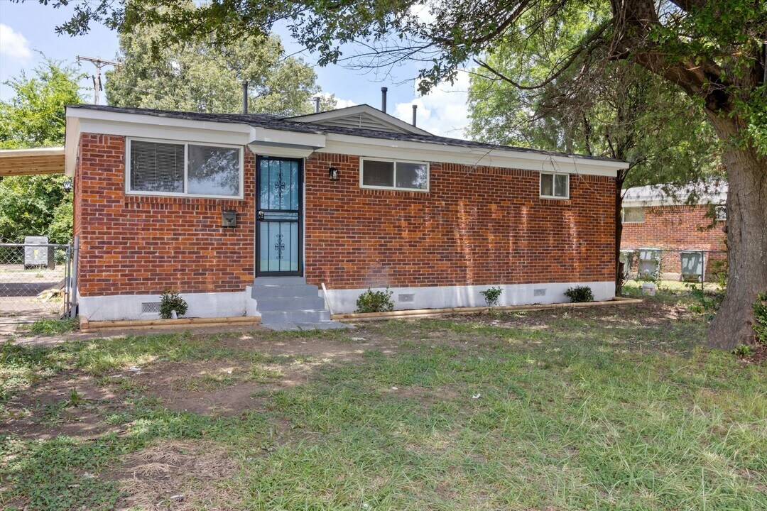 2800 Tarbora Ave in Memphis, TN - Building Photo