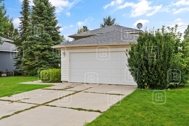 23713 E Maxwell Ave in Liberty Lake, WA - Building Photo - Building Photo