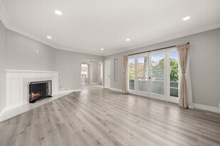 35-35 Kennebec Ave in Long Beach, CA - Building Photo