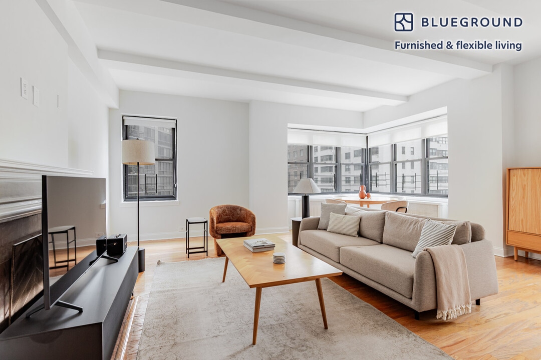 400 E 57th St in New York, NY - Building Photo