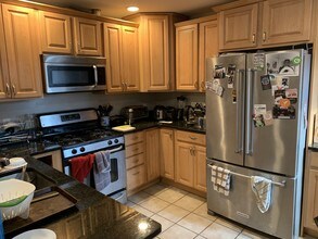 83 Windsor St, Unit 1 in Boston, MA - Building Photo - Building Photo