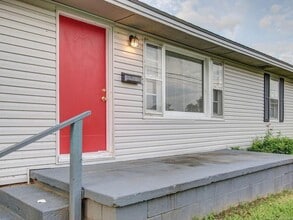 2536 W Easton St in Tulsa, OK - Building Photo - Building Photo