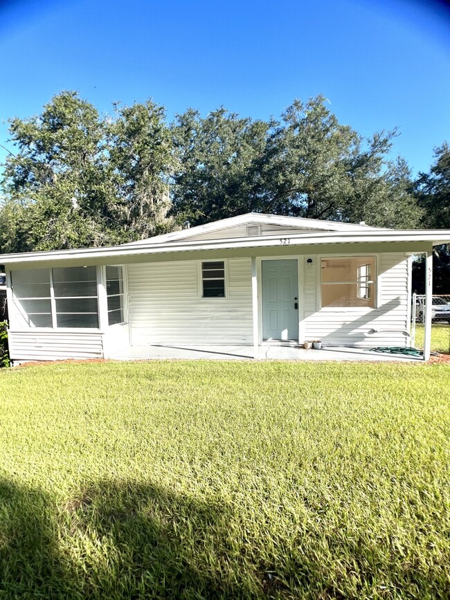 property at 521 W Crawford St