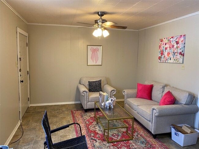 2809 Sam Houston Ave in Huntsville, TX - Building Photo - Building Photo