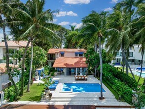 56 S Hibiscus Dr in Miami Beach, FL - Building Photo - Building Photo