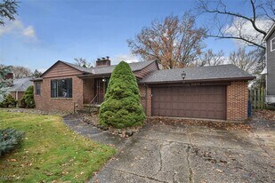 21775 Hillsdale Ave in Fairview Park, OH - Building Photo