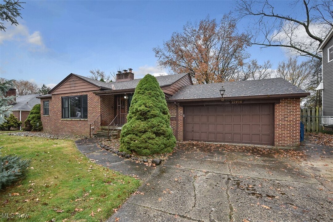 21775 Hillsdale Ave in Fairview Park, OH - Building Photo