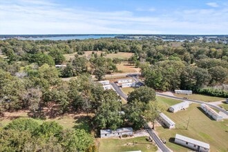 72 Cameron Cir in Muscle Shoals, AL - Building Photo - Building Photo