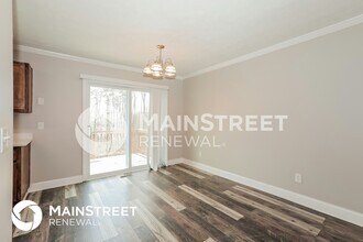 6538 River Hill Dr in Flowery Branch, GA - Foto de edificio - Building Photo