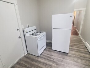 76 Walnut Park, Unit 1 in Boston, MA - Building Photo - Building Photo