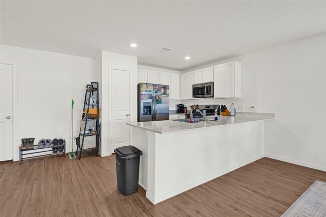 property at 2112 Hyde Acrs St