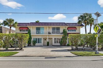 596 SE 20th Ave in Deerfield Beach, FL - Building Photo - Building Photo