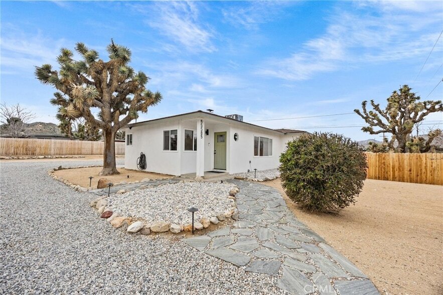 55585 Onaga Trail in Yucca Valley, CA - Building Photo