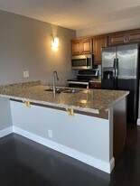 2701 Riverside Dr in Coral Springs, FL - Building Photo